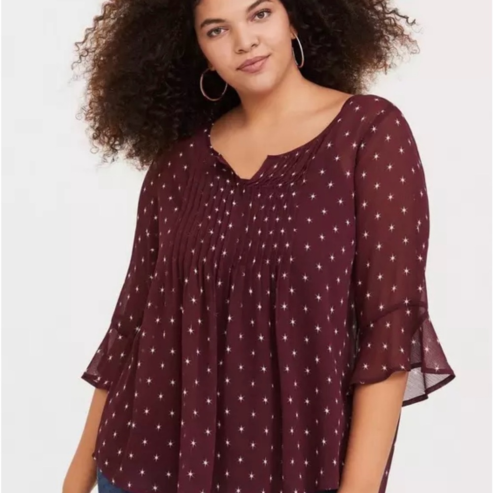 Torrid Burgundy Pintuck Chiffon Women’s Blouse with mini white stars 1X